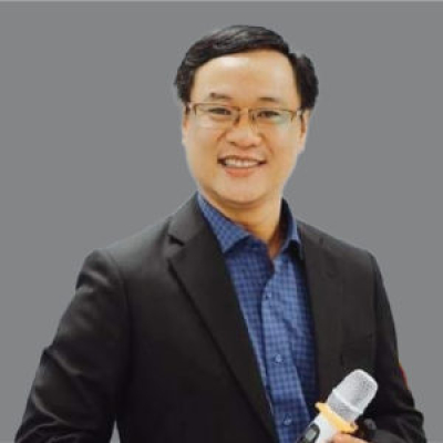 Ông Hàng Nhật Quang